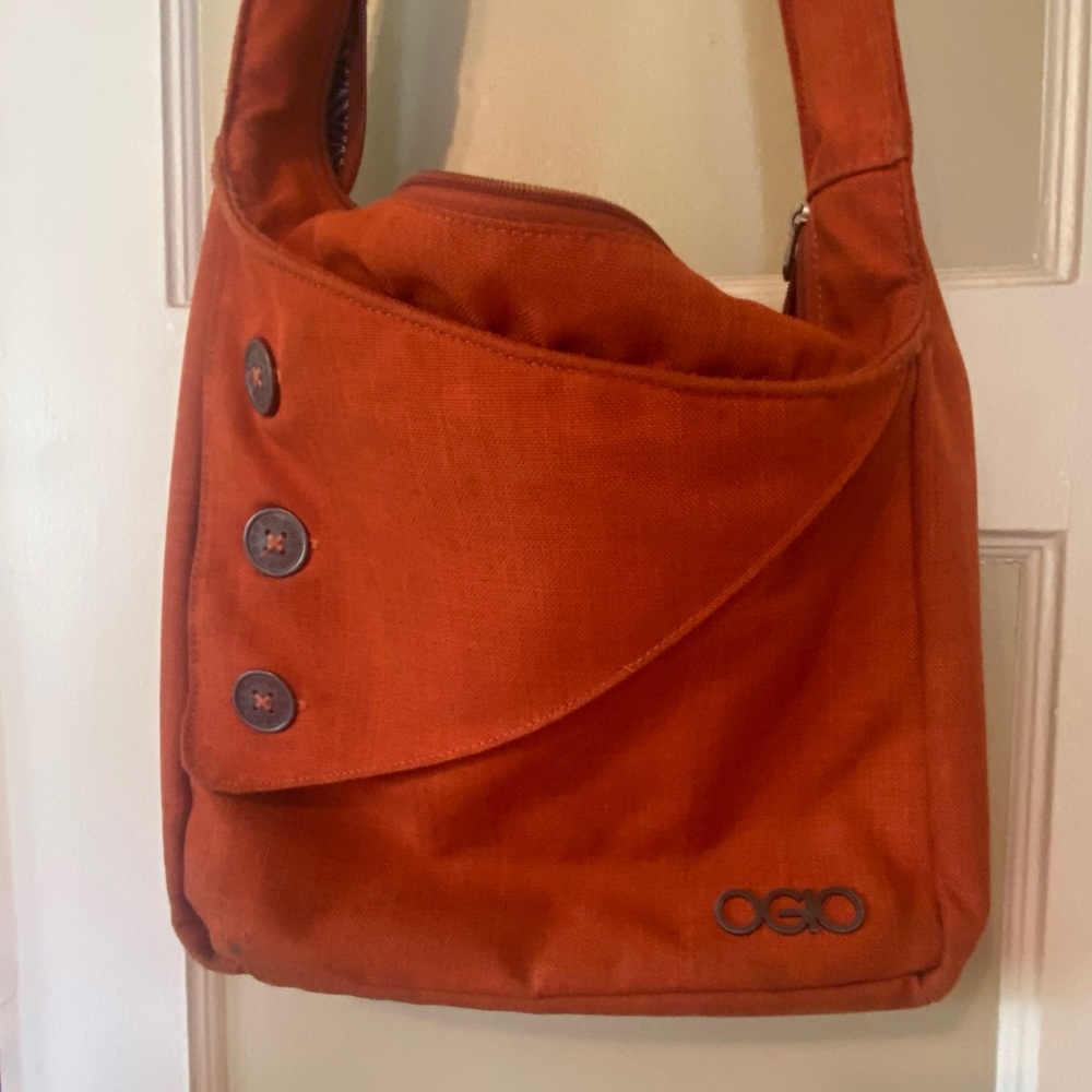 OGIO Brooklyn Purse, Cinnamon